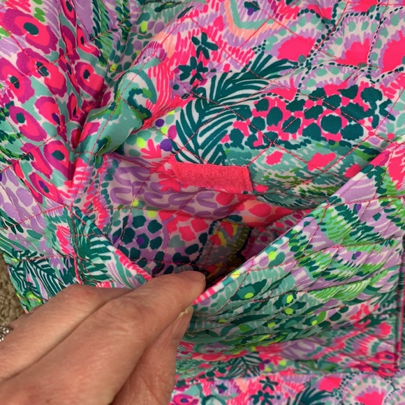 NWT Lilly Pulitzer quilted drawstring backpack in banana split - Picture 6 of 7